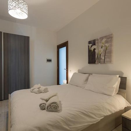 セント・ポールズ・ベイSunny Penthouse Wterrace And Open Viewsアパートメント エクステリア 写真
