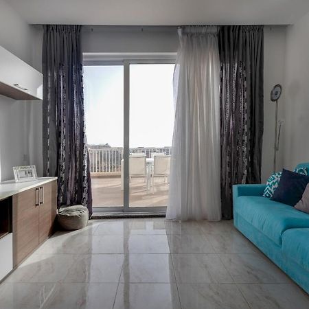 セント・ポールズ・ベイSunny Penthouse Wterrace And Open Viewsアパートメント エクステリア 写真