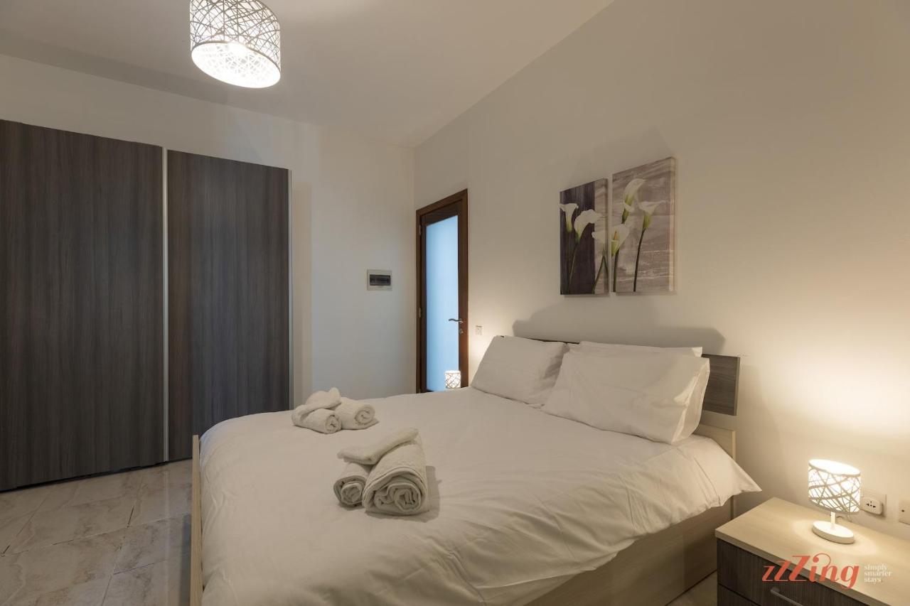 セント・ポールズ・ベイSunny Penthouse Wterrace And Open Viewsアパートメント エクステリア 写真